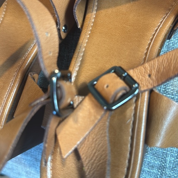 Sophia Milano Italian Leather Sandals - Picture 10 of 10